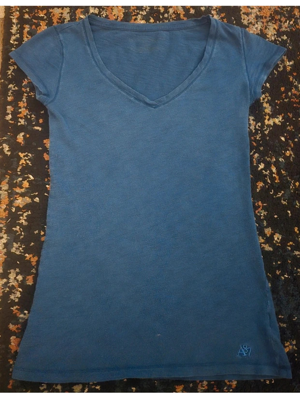 Vintage/Y2K style Aéropostale A87 Short Sleeve V-Neck T-Shirt Blue Women's Small